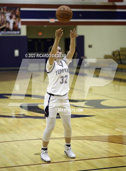 Thumbnail 1 in Tompkins vs Mayde Creek photogallery.