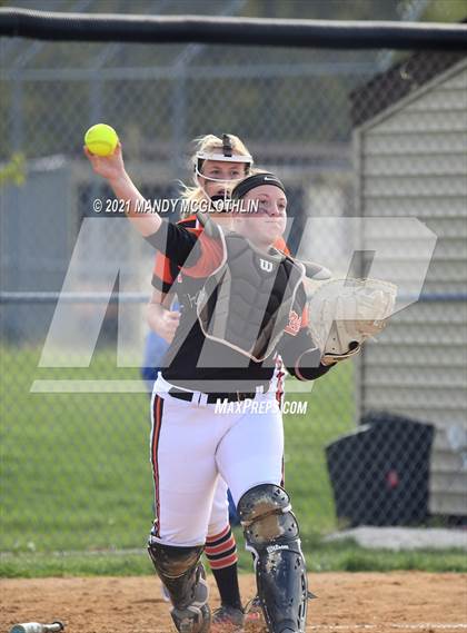 Thumbnail 1 in Illini Bluffs @ Deer Creek-Mackinaw photogallery.