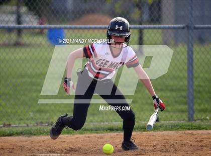 Thumbnail 2 in Illini Bluffs @ Deer Creek-Mackinaw photogallery.