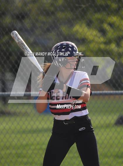 Thumbnail 2 in Illini Bluffs @ Deer Creek-Mackinaw photogallery.