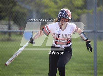 Thumbnail 3 in Illini Bluffs @ Deer Creek-Mackinaw photogallery.