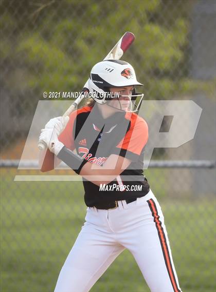 Thumbnail 3 in Illini Bluffs @ Deer Creek-Mackinaw photogallery.