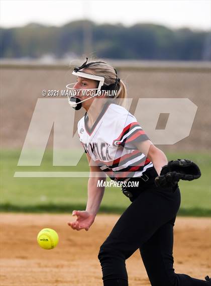 Thumbnail 1 in Illini Bluffs @ Deer Creek-Mackinaw photogallery.