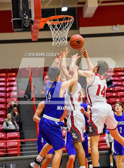 Thumbnail 1 in Lorena vs. Robinson photogallery.