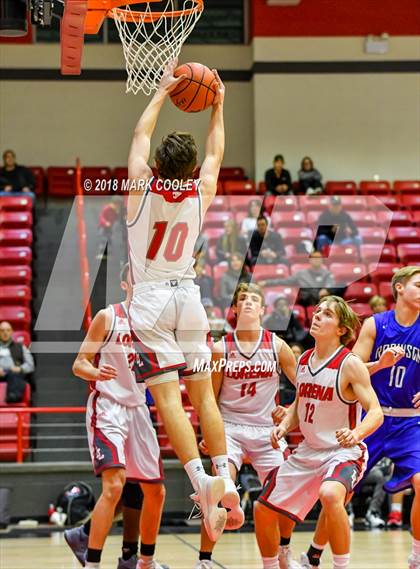 Thumbnail 3 in Lorena vs. Robinson photogallery.