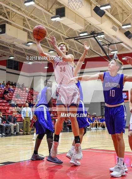 Thumbnail 3 in Lorena vs. Robinson photogallery.