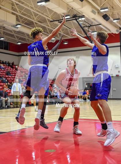 Thumbnail 2 in Lorena vs. Robinson photogallery.