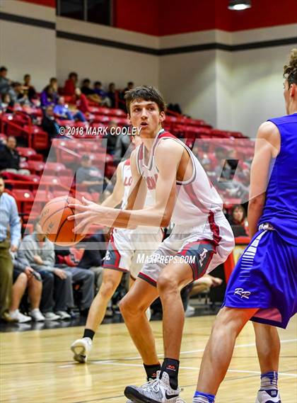 Thumbnail 1 in Lorena vs. Robinson photogallery.