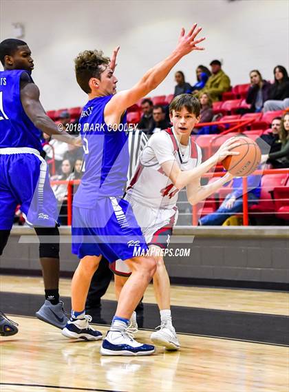 Thumbnail 2 in Lorena vs. Robinson photogallery.