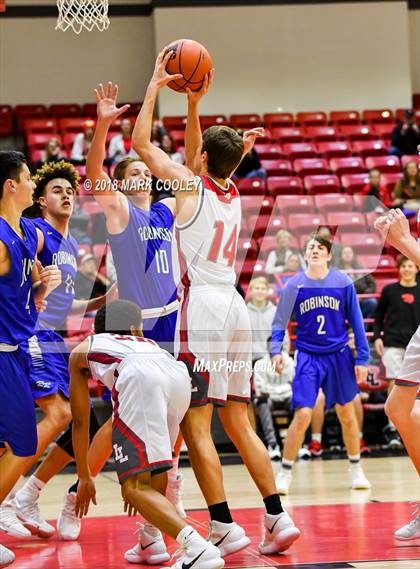 Thumbnail 1 in Lorena vs. Robinson photogallery.