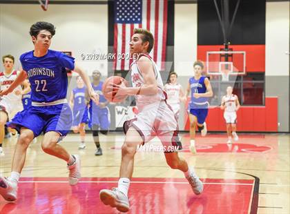 Thumbnail 1 in Lorena vs. Robinson photogallery.