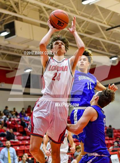 Thumbnail 1 in Lorena vs. Robinson photogallery.
