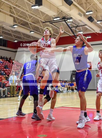 Thumbnail 1 in Lorena vs. Robinson photogallery.