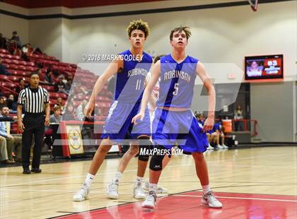 Thumbnail 2 in Lorena vs. Robinson photogallery.