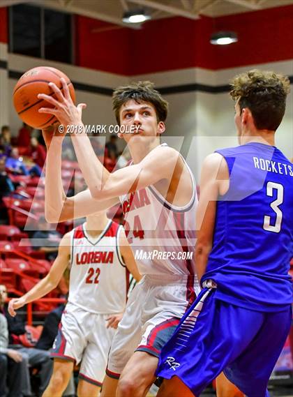 Thumbnail 2 in Lorena vs. Robinson photogallery.