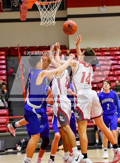 Thumbnail 2 in Lorena vs. Robinson photogallery.