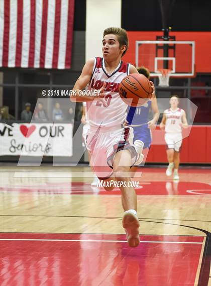 Thumbnail 1 in Lorena vs. Robinson photogallery.