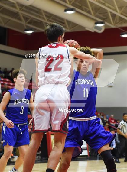 Thumbnail 3 in Lorena vs. Robinson photogallery.