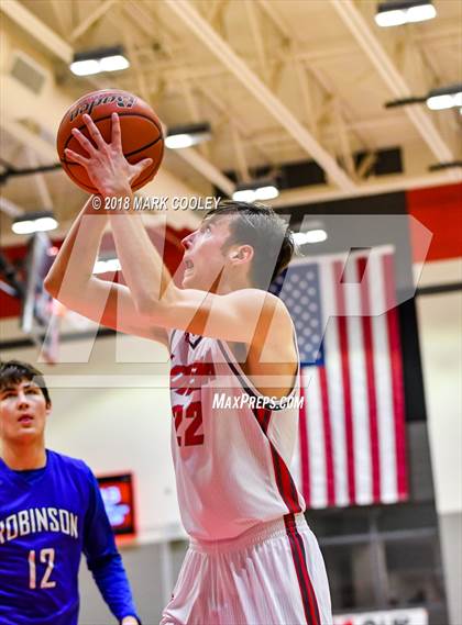Thumbnail 2 in Lorena vs. Robinson photogallery.