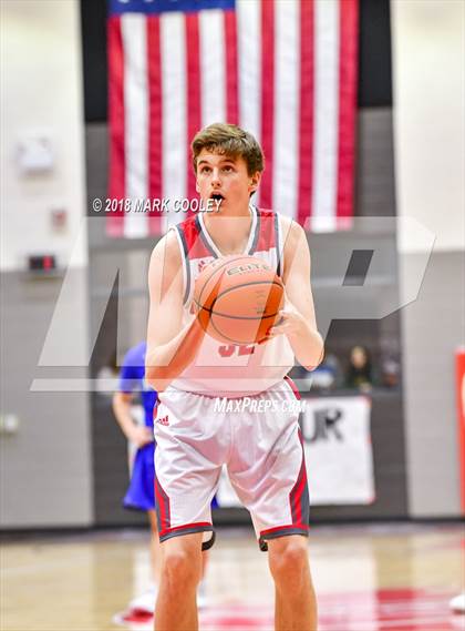 Thumbnail 1 in Lorena vs. Robinson photogallery.