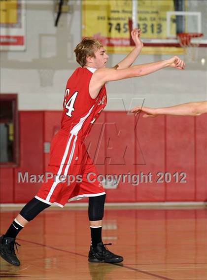Thumbnail 3 in Sacramento Adventist vs. Victory Christian (CIF SJS D6 Final) photogallery.