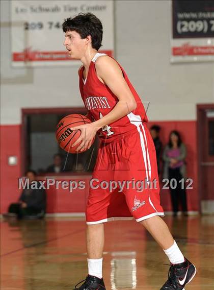 Thumbnail 2 in Sacramento Adventist vs. Victory Christian (CIF SJS D6 Final) photogallery.