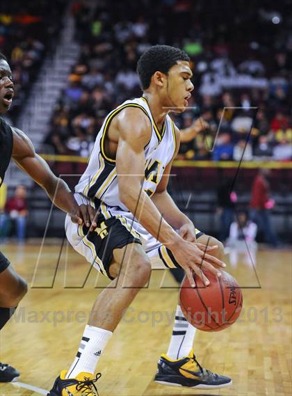 Thumbnail 3 in Irmo vs. Goose Creek (SCHSL 4A Final) photogallery.