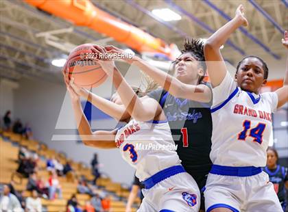 Thumbnail 1 in Grand Oaks vs Oak Ridge photogallery.