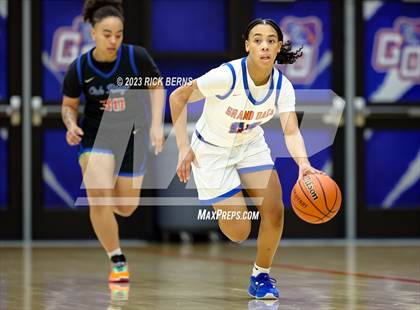 Thumbnail 3 in Grand Oaks vs Oak Ridge photogallery.