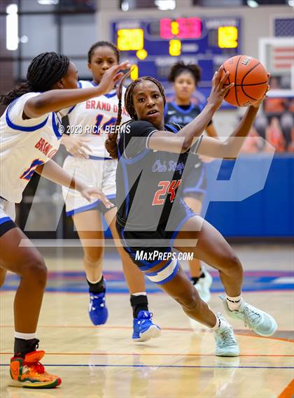 Thumbnail 1 in Grand Oaks vs Oak Ridge photogallery.