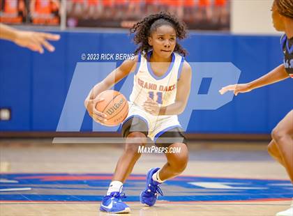 Thumbnail 3 in Grand Oaks vs Oak Ridge photogallery.