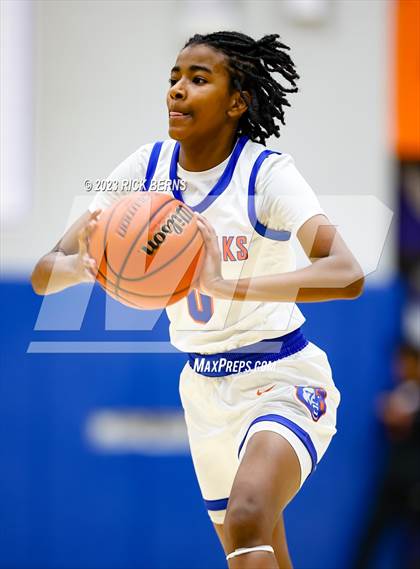 Thumbnail 2 in Grand Oaks vs Oak Ridge photogallery.