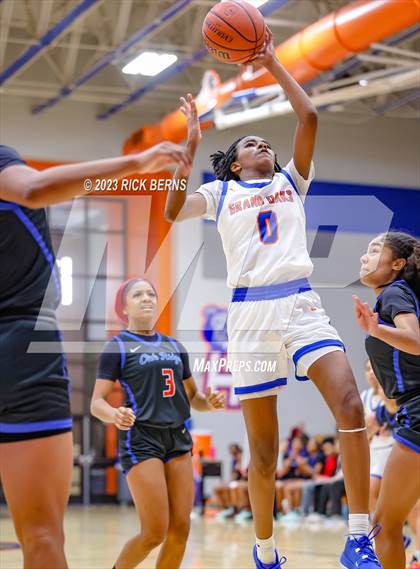 Thumbnail 3 in Grand Oaks vs Oak Ridge photogallery.