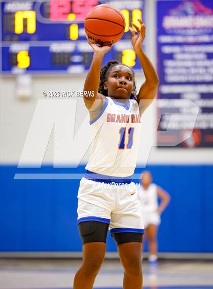 Thumbnail 2 in Grand Oaks vs Oak Ridge photogallery.