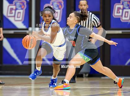 Thumbnail 3 in Grand Oaks vs Oak Ridge photogallery.