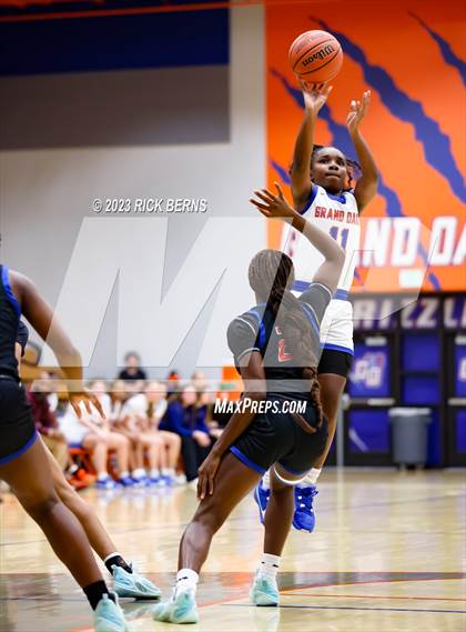 Thumbnail 3 in Grand Oaks vs Oak Ridge photogallery.