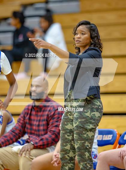 Thumbnail 3 in Grand Oaks vs Oak Ridge photogallery.