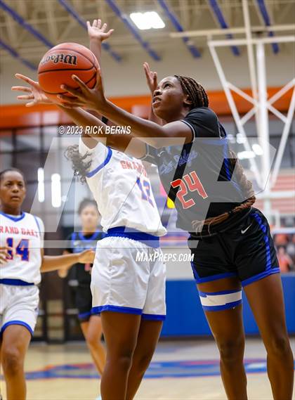 Thumbnail 3 in Grand Oaks vs Oak Ridge photogallery.