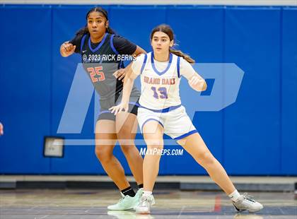 Thumbnail 3 in Grand Oaks vs Oak Ridge photogallery.