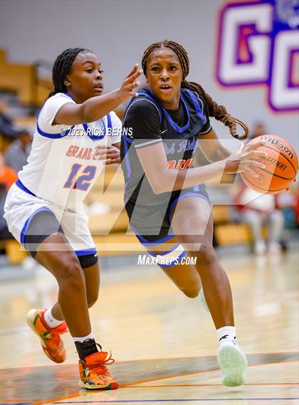 Thumbnail 3 in Grand Oaks vs Oak Ridge photogallery.