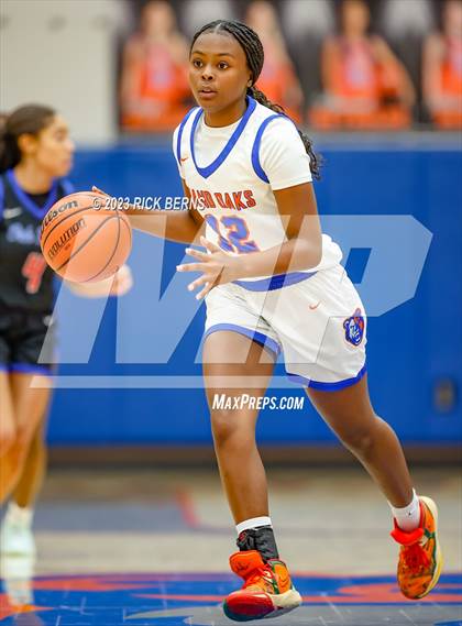 Thumbnail 3 in Grand Oaks vs Oak Ridge photogallery.