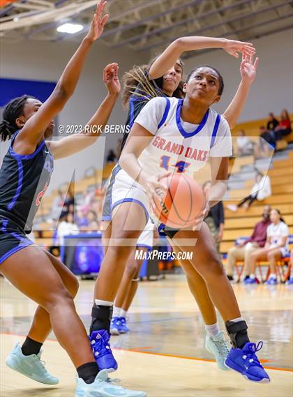 Thumbnail 2 in Grand Oaks vs Oak Ridge photogallery.