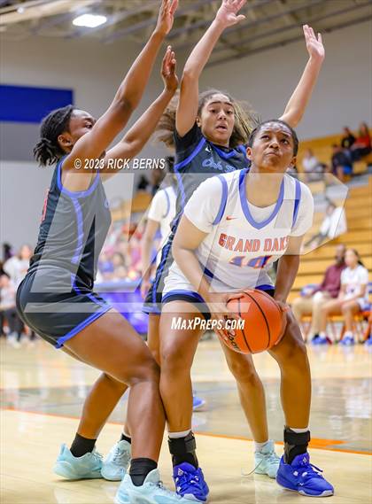 Thumbnail 3 in Grand Oaks vs Oak Ridge photogallery.