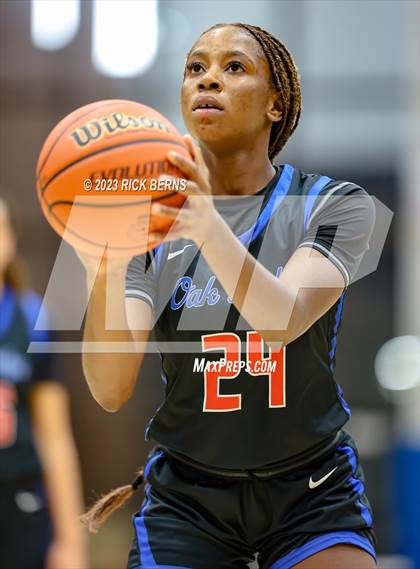 Thumbnail 3 in Grand Oaks vs Oak Ridge photogallery.