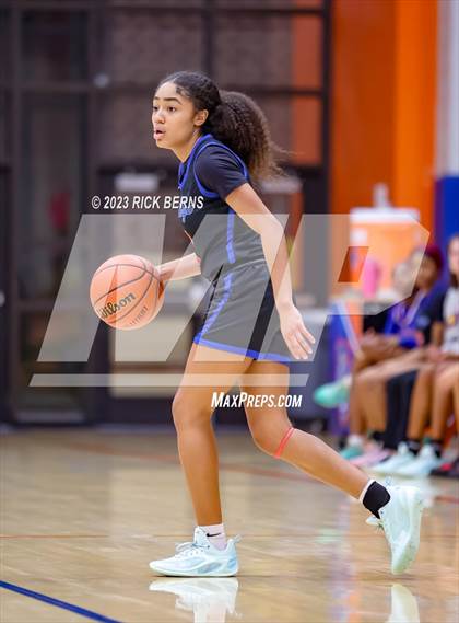 Thumbnail 3 in Grand Oaks vs Oak Ridge photogallery.