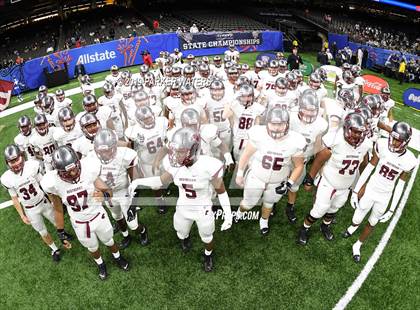 Thumbnail 1 in Acadiana vs. Destrehan (LHSAA Class 5A State Final) photogallery.