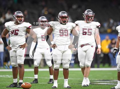 Thumbnail 3 in Acadiana vs. Destrehan (LHSAA Class 5A State Final) photogallery.