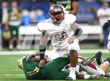 Thumbnail 2 in Acadiana vs. Destrehan (LHSAA Class 5A State Final) photogallery.