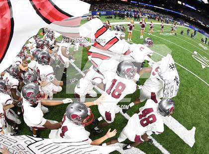 Thumbnail 2 in Acadiana vs. Destrehan (LHSAA Class 5A State Final) photogallery.