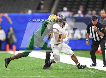 Thumbnail 2 in Acadiana vs. Destrehan (LHSAA Class 5A State Final) photogallery.